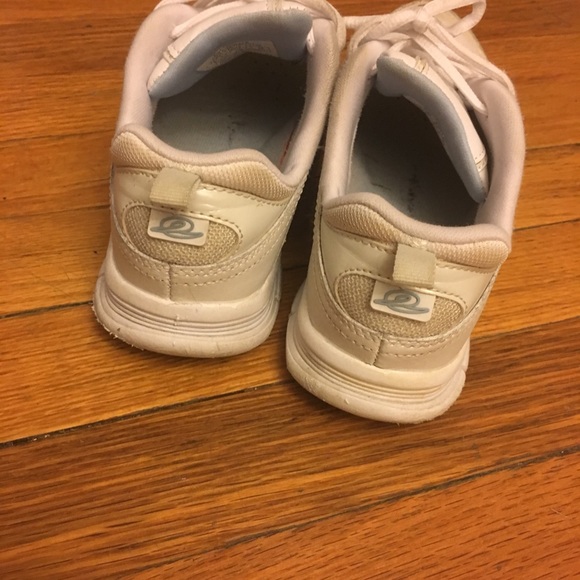 Easy Spirit - Picture 4 of 8